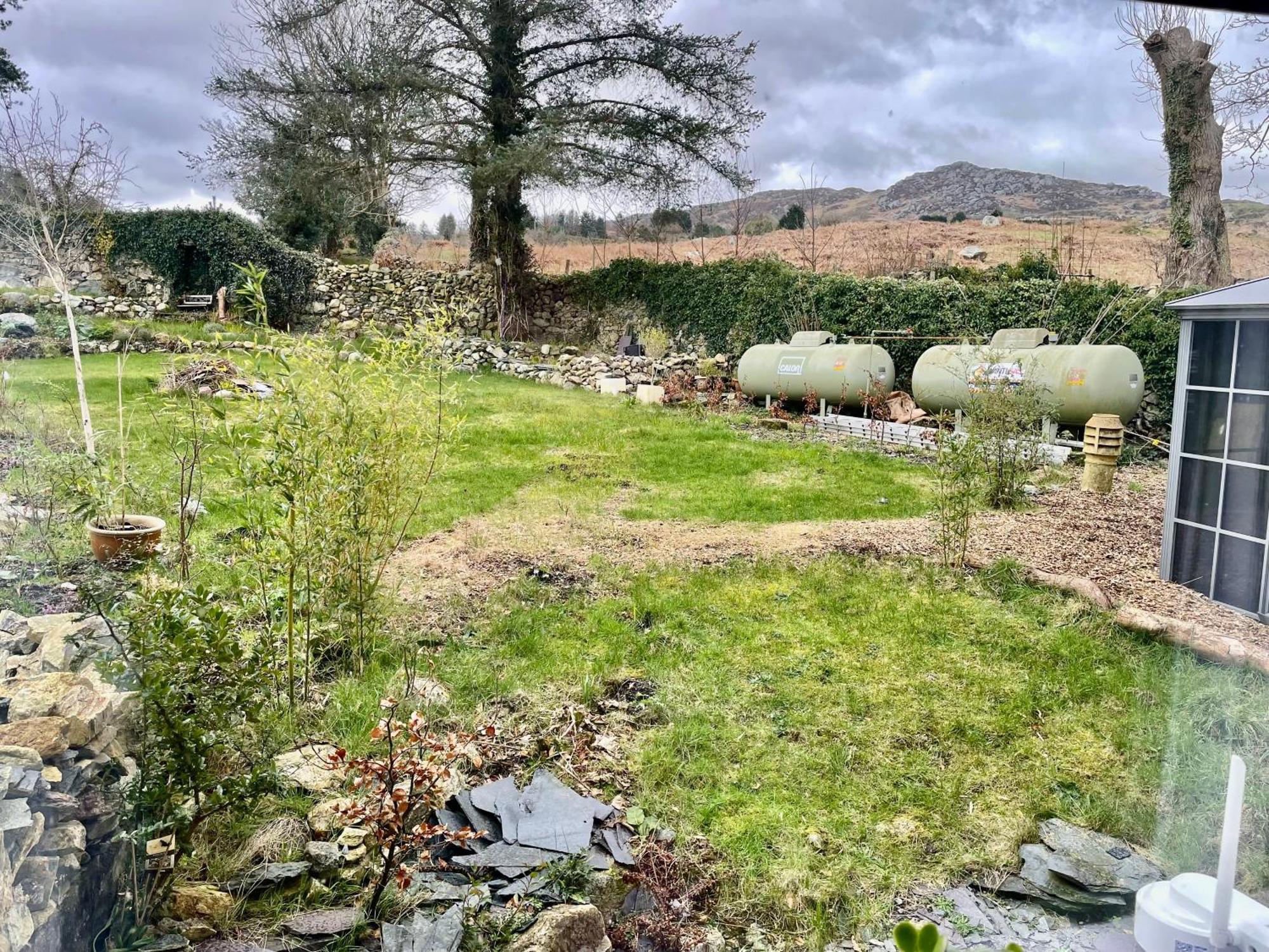 Spacious 3 Bedroom Garden Apartment In Snowdonia National Park Garndolbenmaen Kültér fotó
